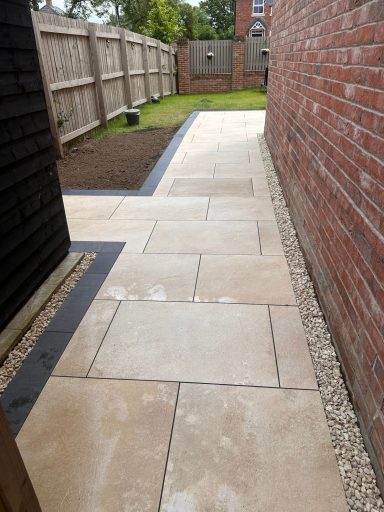 Porcelain Path & Gravel Edging – Adel London Beige porcelain path with gravel edging in Adel, Leeds